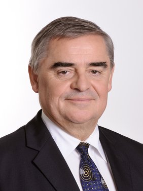 Portraitaufnahme von Peter Müller