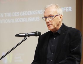 Landrat Udo Recktenwald während der Gedenkveranstaltung 2024.